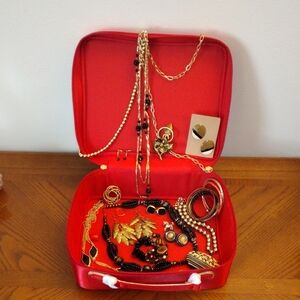 Bulk Lot 16 Pieces Jewelry As Pictured All Wearable Case Not Included Lot B